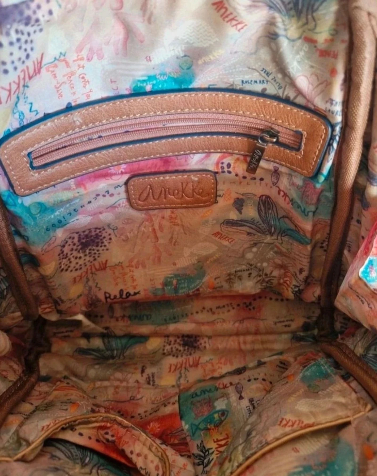 🌟 Conjunto Anekke Mediterranean Sunrise – Mochila + Cartera 🌟 – photo 10
